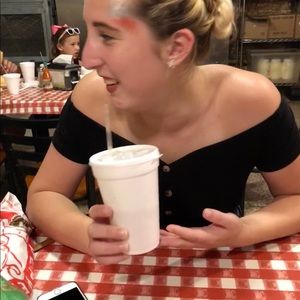 Meet your Posher, Danielle